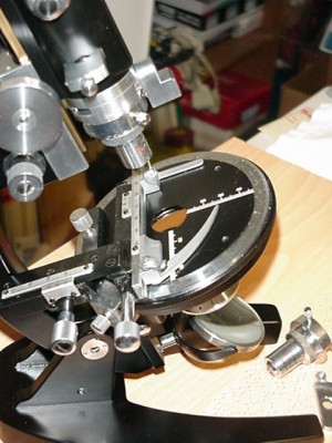 Mono supporti centrabili per microscopi petrografici